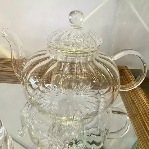 Chaleira em Vidro Borossilicato Canelado com Infusor e Tampa da Lyor – 800ml