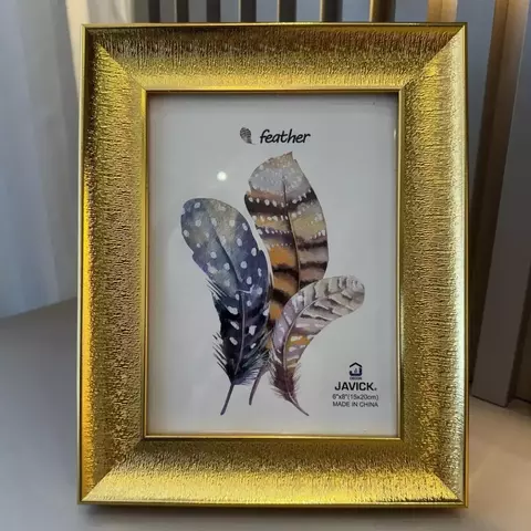 Porta-Retrato Decorativo Dourado em Plástico – 15x20cm