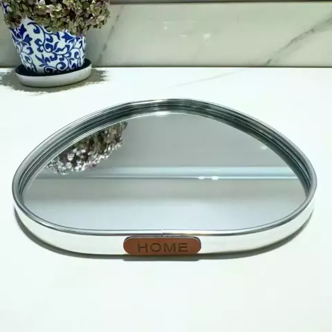 Bandeja Espelhada de Metal Prateado com Escrita "Home" - 20cm