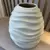 Vaso Coral Branco Off White em Cerâmica - 28x18cm - comprar online