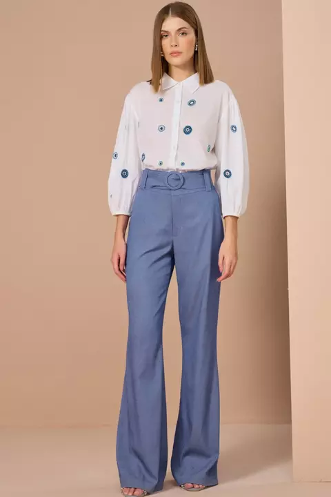 Calça Wide Leg com Cinto em Denim de Cambraia