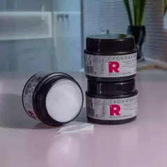 Máscara De Reconstrução Cronograma Capilar Forever Liss 150G na internet