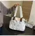 Mochila Feminina VITA® Lari – Estilo Sofisticado em Formato Compacto!