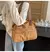 Imagem do Mochila Feminina VITA® Lari – Estilo Sofisticado em Formato Compacto!