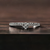 Anel "V" Cravejado com Swarovski