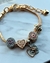 Pulsera charms “Abejita” en internet