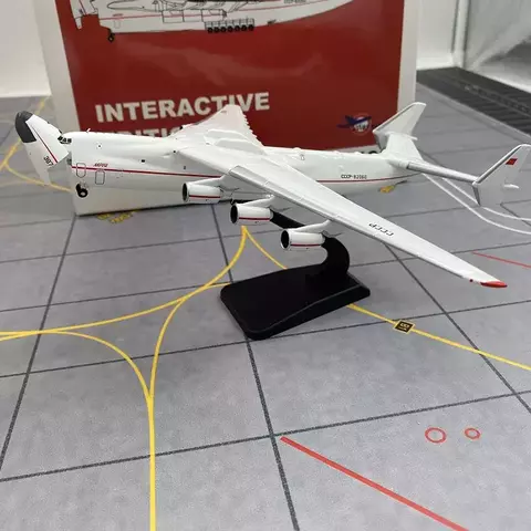 Antonov An-225 Mriya | Escala 1:400 (~21,0cm) | Em Liga Metálica | Ucrânia | Com Suporte para Exibição