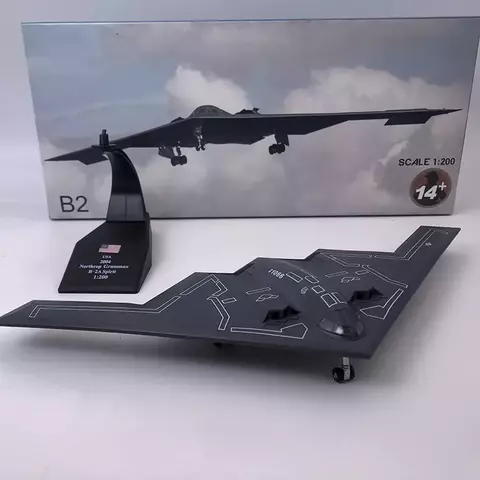 B-2 Spirit Bombardeiro | Escala 1:200 (10,5 cm) | Liga Metálica | EUA | Com Base para Exposição