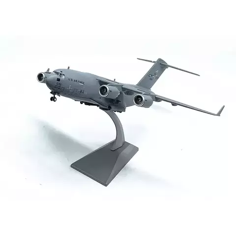 C-17 Globemaster III | Escala 1:200 (~27,8cm) | Em Liga Metálica | EUA | Com Suporte para Exposição