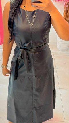 Vestido Tati Midi - Elegância e Poder em cada Detalhe - Jack Castro Moda Feminina | Loja Oficial | Melhor Preço, Modesta, Evagélica, Cristã, Vestidos.