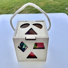 Cubo Encaixando As Peças Geométricas na internet