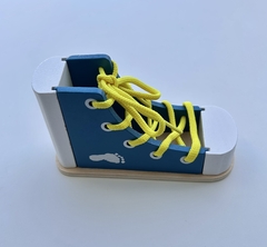 Aprendendo Amarrar Os Sapatos - Brinque Sempre