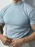 Camiseta Masculina Esportiva com Gola Alta e Listras – Estilo Casual e Performance para a Primavera/Verão na internet