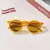 Óculos de Sol Redondos para Crianças – Colorido com Proteção UV400 Armação divertida e colorida no estilo checkerboard (xadrez). Esses óculos redondos são leves, confortáveis e protegem os olhos dos pequenos com filtro UV400. Perfeitos para passeios ao ar livre!