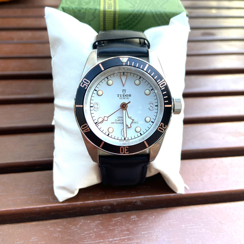 Tudor Black Bay heritage pulseira em couro