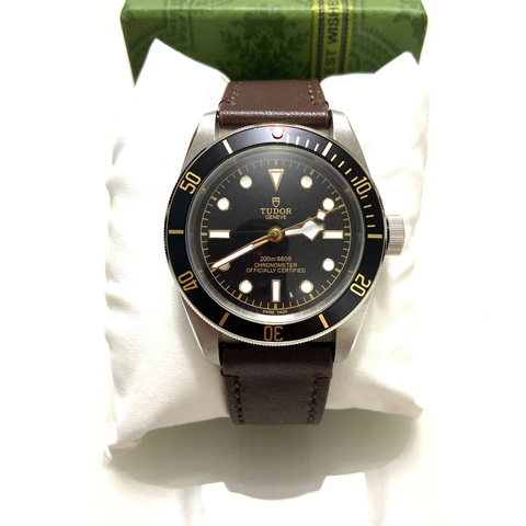 Tudor Black Bay 58 automatico pulseira em couro