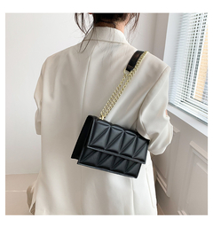 Mini Bolsa Quadrada com Corrente – Estilo Fashion Compacto - comprar online