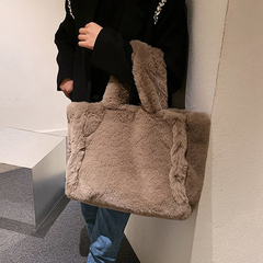 Imagem do Bolsa de Ombro de Pelúcia com Corrente – Estilo Inverno Elegante