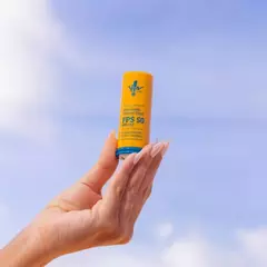protetor solar base bastão fps50 bege #04, 14 g - Yes Cosmetics Lorena 
