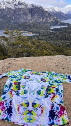 Remera tie-dye “Reflejo del Bosque” - tienda online