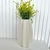 Vaso centro de mesa off white moderno com planta moderna - Dünne It