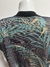 Blusa Vanessa Arantes visco malha estampa tropical na internet
