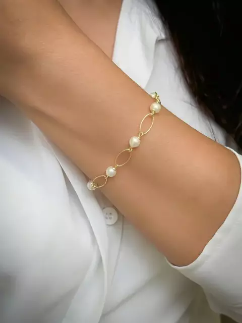 Pulseira Malena – Pérolas e Elos Alongados com Banho Ouro 18K