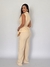 Conjunto calça pantalona e colete cor off white na internet