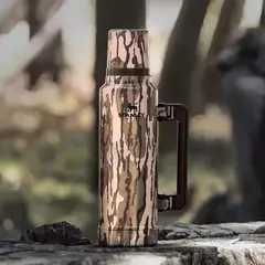 Termo Stanley Clásico 1.4 Lts con Asa Plegable Camuflado en internet