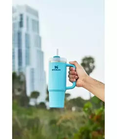 Vaso Térmico Stanley Quencher 1.18 Litros – Acero Inoxidable, Aislamiento al Vacío, Libre de BPA