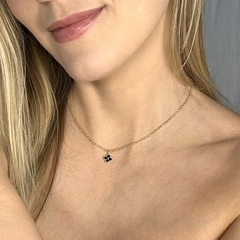 Colar Trevo Preto Mini na internet