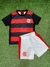 KIT INFANTIL FLAMENGO MINI CRAQUE CAMISA E SHORT OFICIAL - Fanáticos Sports