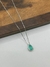 Colar gota esmeralda colombiana borda zircônias em Prata 925 com banho de ródio branco - comprar online