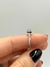 Anel solitário quadrado 3mm com borda cravejada em Prata 925 com banho de ródio branco (tam 15/16) na internet