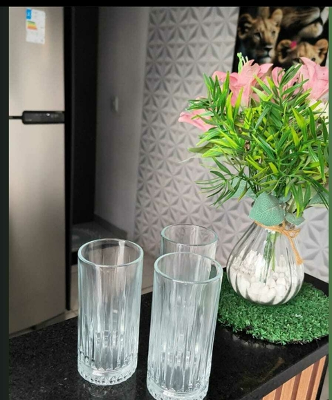 Jogo. Com 6 copos design moderno