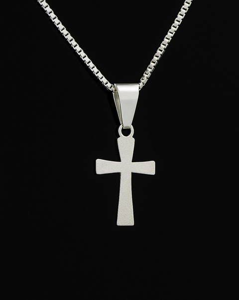 Pingente Cruz Lisa em Prata 925 – Minimalismo e Fé com Estilo - comprar online