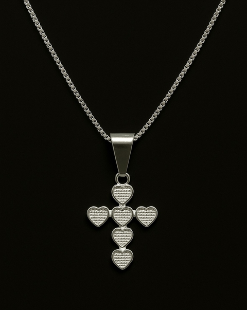 Pingente Cruz com Corações em Prata 925 – Fé e Amor em Detalhes - comprar online