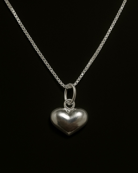 Pingente Coração Liso em Prata 925 – Joia Clássica e Delicada - comprar online