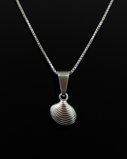 Pingente Concha do Mar em Prata 925 – Detalhamento Texturizado - comprar online