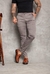 Calça Alfaiataria - Cinza Clara - comprar online