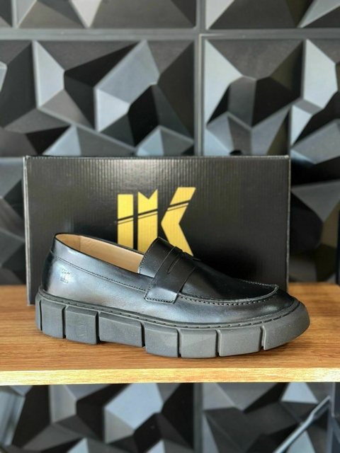 Loafer Tratorado LK - Preto