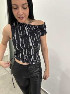 Remera Black and White - comprar online