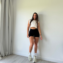 Musculosa Crop Over en internet