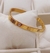 Bracelete inspiração formato square em aço inoxidável dourado - comprar online