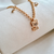 Choker elo português pingente gatinho semijoia em ouro 18k - comprar online