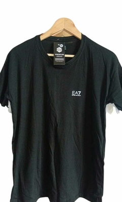 Camiseta EA7 Emporio Armani na internet