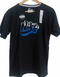 Camiseta Nike Preta – Logo Moderno em Azul na internet
