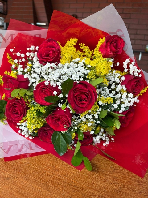 Buquê com 12 Rosas - comprar online