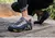 Imagen de Zapatos de senderismo antideslizantes ligeros para hombre y mujer, zapatillas transpirables resistentes al desgaste para caminar al aire libre, zapatos deportivos de viaje.