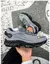 Imagen de Nuevos zapatos de seguridad con botón giratorio para hombre, zapatos de trabajo antiimpacto y antiperforación, calzado deportivo de moda para hombre y seguridad profesional.